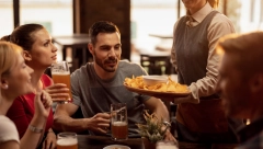 DA LI SRBI OSTAVLJAJU BAKŠIŠ I ZAŠTO NE "Davao sam ja regularno ali sada su postali bezobrazni..." (ANKETA)