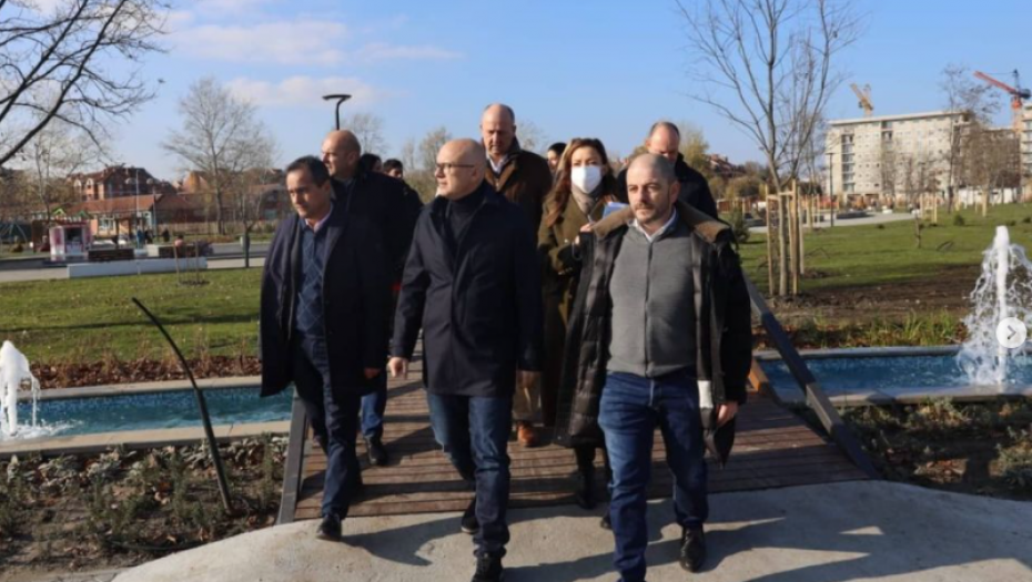 MILOŠ VUČEVIĆ OBIŠAO NOVI PARK: Zelena oaza mira za stanovnike Novog naselja i Nove Detelinare (FOTO)