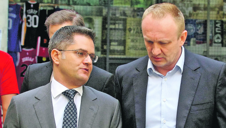 VUK JEREMIĆ NE MOŽE DA OPROSTI ĐILASU Rešio da pokaže zube i naplati mu za sva poniženja!