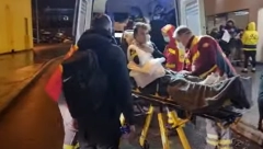OVO NISTE VIDELI U PRENOSU Markovića unose u kola Hitne pomoći, dirnuće vas reakcija navijača (VIDEO)