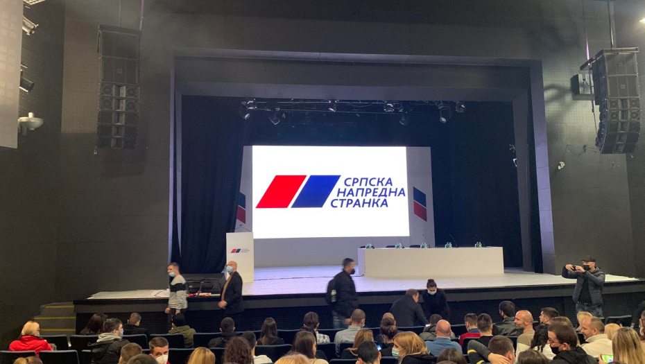 SNS OSUĐUJE POZIVE NA LINČ PREDSEDNIKOVE PORODICE Demokrate su prešle sve granice, ne znaju šta govore ni šta pišu