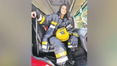 IZABRALA JE "MUŠKI" POSAO ZBOG TATE I BRATA Prelepa Danijela (30) izabrala je da bude ŽENA VATROGASAC, a zbog ovih PREDRASUDA postala je još upornija!