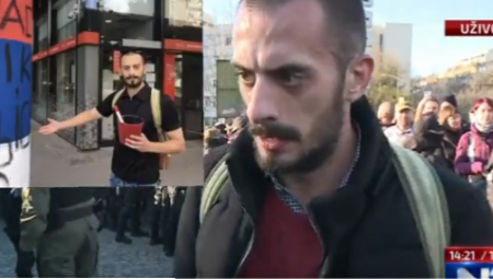 ĐILASOVAC KOJI JE UNIŠTAVAO SRPSKU ZASTAVU, BLOKIRA SAOBRAĆAJ! Napada i policiju!