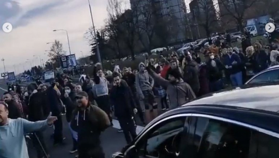 ŽELJNI PARA PREKO GRAĐANSKOG SUKOBA Pozivi na blokade žestoka manipulacija građana Srbije