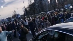 ŽELJNI PARA PREKO GRAĐANSKOG SUKOBA Pozivi na blokade žestoka manipulacija građana Srbije