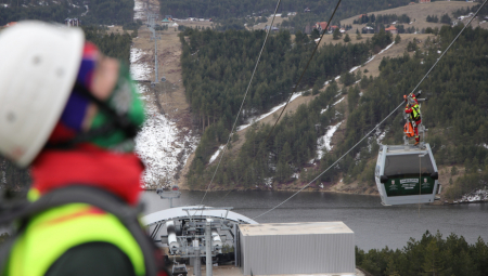 SPASILAČKA AKCIJA NA DURMITORU Spasavanja dvoje zaglavljenih Rusa na lokalitetu Mali Đeđed u toku