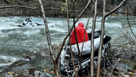 U TRAGEDIJI U KANJONU MORAČE Majka poginula, sin teško povređen (FOTO)