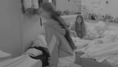 KRENUO JE PAKAO! Maja uletela u spavaću sobu i krenula žestoko da provocira Dalilu, njoj malo falilo da ustane i napravi haos!