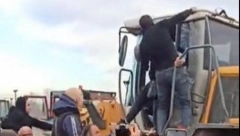 SRAMNO! ROKFELEROVE PARE VLADAJU SRBIJOM! Nema pritvora za žutog batinaša zbog zverskog napda na bageristu!