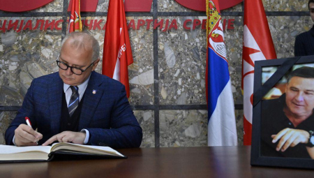 GORAN VESIĆ SE UPISAO U KNJIGU ŽALOSTI Mrkonjić će živeti večno zbog svojih dela