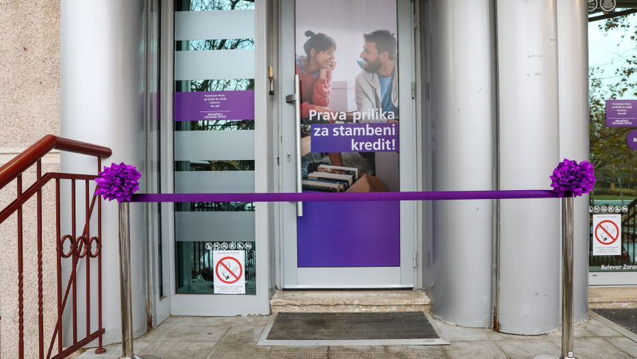 PODRŠKA KLIJENTIMA Otvoren 12. kreditno-stambeni centar Komercijalne banke