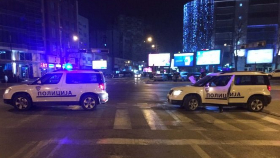 NESREĆA NA VOŽDOVCU Žena oborena na pešačkom prelazu, hitno prevezena u Urgentni centar na reanimaciju