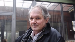 DANAS BI NAPUNIO 61. GODINU Potresna Mandina priča nikoga ne ostavlja ravnodušnim, izbačen je iz kuće, umro na sceni, a tu nije kraj njegovoj tragediji