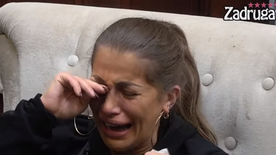 DALILA U ZAGRLJAJU OVOG MUŠKARCA! Zadrugarka jeca i vrišti na sav glas, on odmah doleteo da je uteši i smiri!