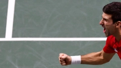 SKANDALOZAN NATPIS Novak Đoković na udaru u Australiji, vakseri i antivakseri koriste ga za lične obračune (FOTO)