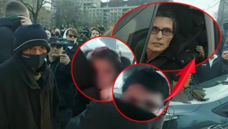 ISPLIVAO SKANDALOZAN SNIMAK Majka moli da je puste, jer joj mala deca plaču, đilasovci joj blokirali put!