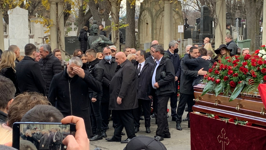 Ovde počiva Milutin Mrkonjić (FOTO)