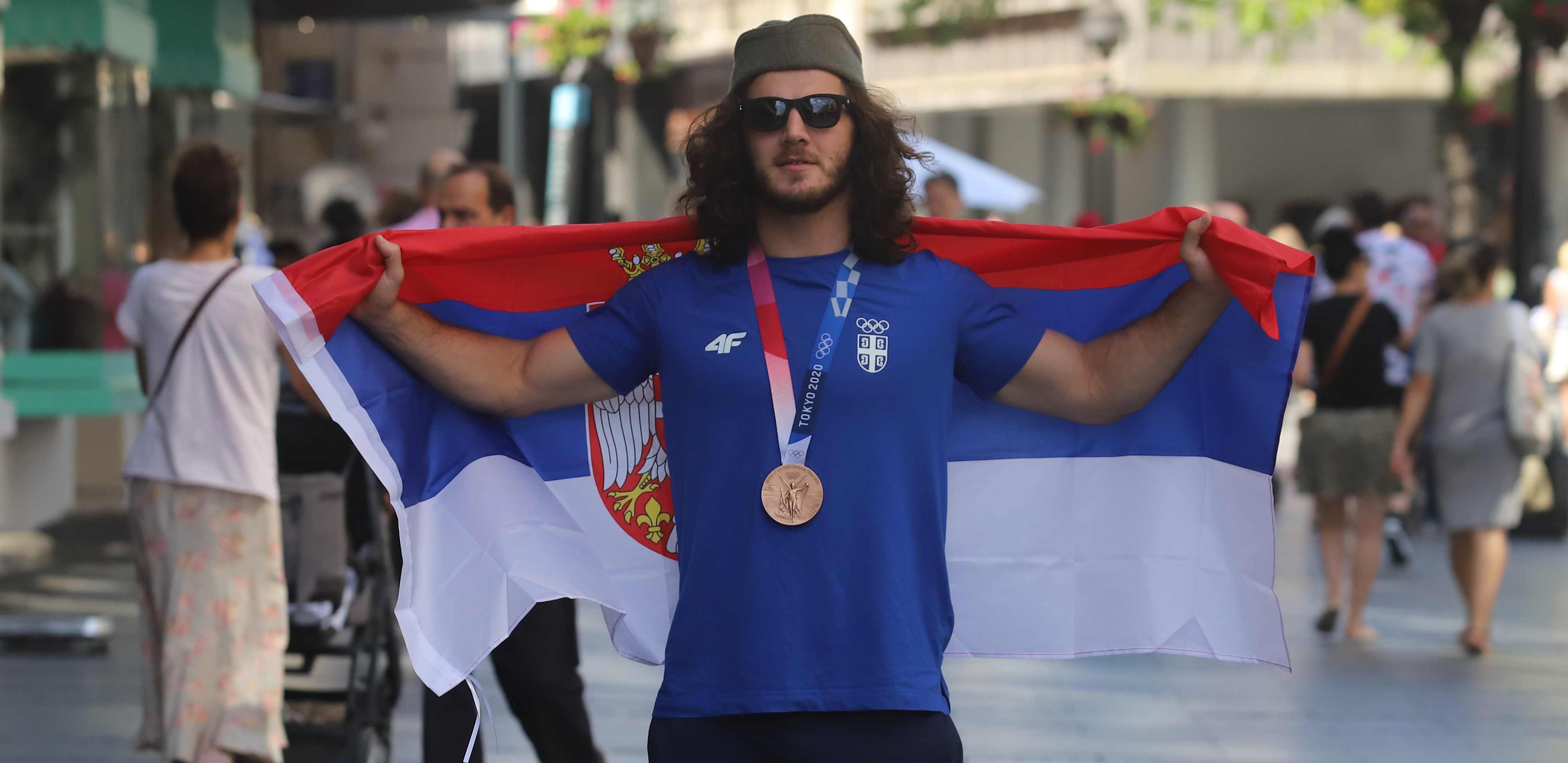 RADUJ SE SRBIJO Imamo najboljeg borca na svetu!