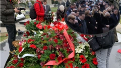 SAHRANJEN MRKA Ana Bekuta se potpuno slomljena zauvek oprostila od svoje najveće ljubavi, pesma kojom je ispraćen razara dušu