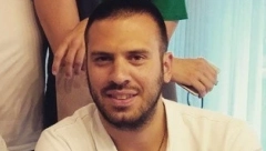 MARINKOV VANBRAČNI SIN STIGAO NA POMEN Na sahranu nije uspeo da dođe, ali sada je došao na 40 dana od smrti njegovog oca