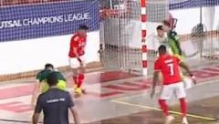 MAGIJA NA "PETOPARCU"! O strašnom golu na futsalu priča ceo svet, kako je ovo izveo?