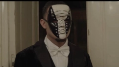 DA LI ĆE OVO BITI NAJSKUPLJI SRPSKI SPOT? Otkrivamo ko daruje narukvice od brilijanata i krije se ispod maske!