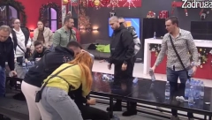 DALILA DOŽIVELA NERVNI SLOM! Totalni kolaps na imanju, zadrugarka urlala i jecala, spomenuli joj oca, a ona napravila opšti haos!