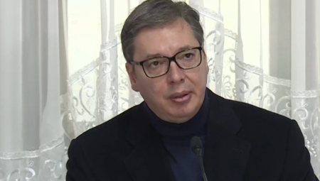 Predsednik Vučić se iz Tirane oglasio o paljenju srpskih zastava