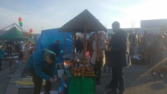 VAVEDENJSKI VAŠAR U KRAGUJEVCU Okupio se veliki broj posetilaca među šarenim tezgama