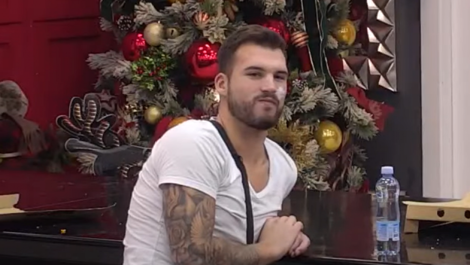 NAMERNO JE PECKA  Osmakčić i Viki se prepirali, pa on spomenuo Staniju: Kakva riba sa 36 godina!