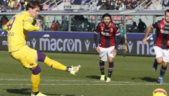 NI SINIŠA NIJE USPEO DA ZAUSTAVI GOL MAŠINU Vlahović ponovo "pocepao" mrežu (VIDEO)