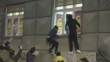 POKRET SOCIJALISTA PORUČIO: Uličarski fašizam neće proći!