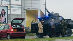 SUDARILI SE TENK I AUTOMOBIL NA ALTINI Stvorila se velika kolona vozila (FOTO)