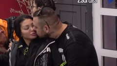 ODUŠEVILI SVE OVIM POTEZOM! Car i Maja razmenjivali nežnost pred svima, pa pokazali da imaju i lepe momente u vezi!