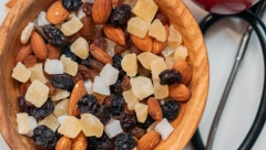 ZBOG OVE GREŠKE NASTAJE PRAVI HAOS U ORGANIZMU! Ovo voće jedemo stalno za vreme posta, a pre serviranja zaboravljamo da uradimo nešto bitno!