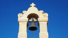 ZVONIO 200 PUTA NA DAN Kažnjen sveštenik jer je izluđivao narod