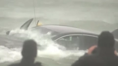 U NEVREMENU U GRČKOJ POGINULA ŽENA  Njen automobil povukla je bujica usled velikih padavina