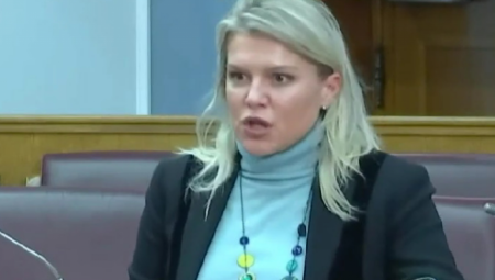 NOVA ANTISRPSKA HISTERIJA U CRNOJ GORI Udaraju na Šešelja zbog žene koja bi rušila crkve