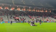 IZA DRUGOG UGLA! Ovo nije moglo da se vidi na TV, totalno ludo Zvezdino slavlje! (VIDEO)