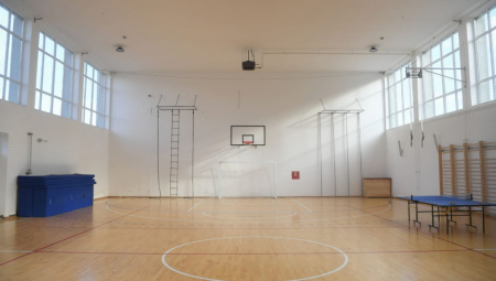 NASTAVNIK MATEMATIKE DAVIO UČENIKA Dečak nije znao da uradi zadatak, pa pretrpeo nasilje