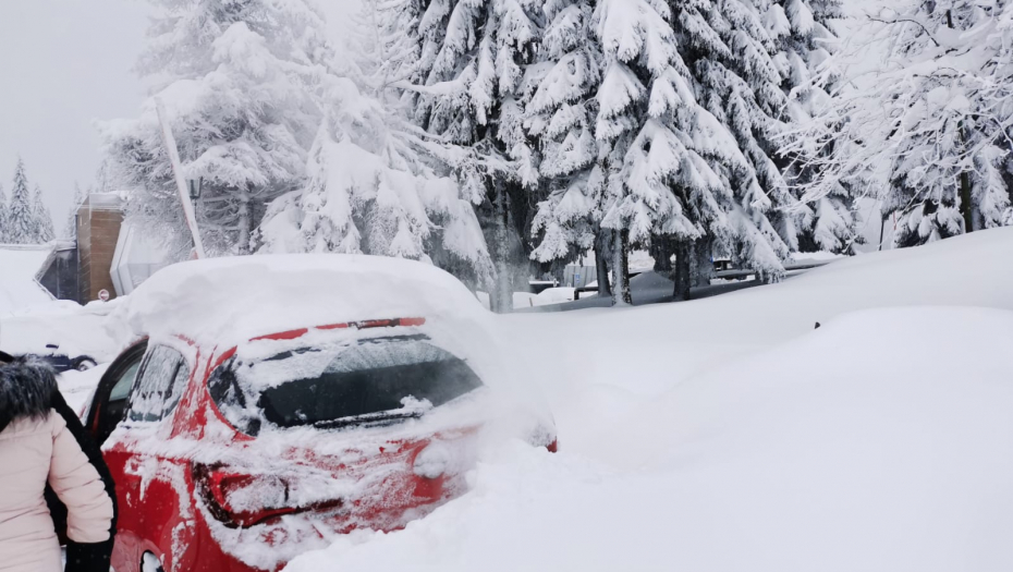 ŠLEPERI SE POPREČILI NA PUTU Kolaps na deonici od Prijepolja ka Zlatiboru
