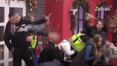 JA ĆU TI DOĆI GLAVE! Neviđeni haos za crnim stolom, Maja gađala flašama i polivala vodom Filipa, obezbeđenje nije moglo da je zadrži!