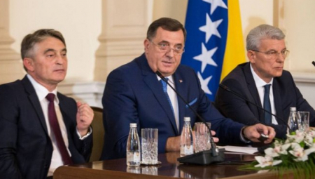 ZVECKANJE ORUŽJEM: Željko Komšić i Šefik Džaferović razmišljaju o ratu