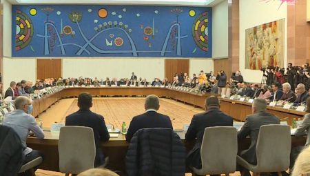 DANAS SEDNICA VLADE SRBIJE! Pred članovima zaključci sa sastanka  predsednika Vučića sa Srbima sa KiM