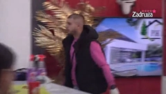 ZALETEO SE GLAVOM U ZID! Dejan doživeo nervni slom nakon što su ga se odrekli Sandra i Đedovič, opšti haos u Beloj kući!