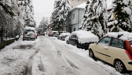 TRI SAVETA ZA HLADNE DANE Kako da sačuvate automobil od zime