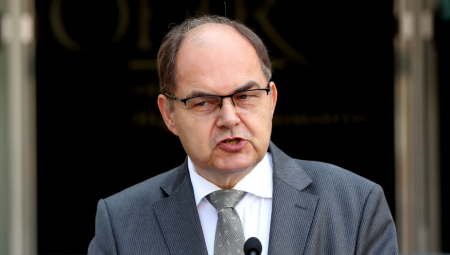 ŠMIT SKANDALOZNIM REČIMA UDARIO NA DODIKA Ponaša se kao drvoseča u šumi!