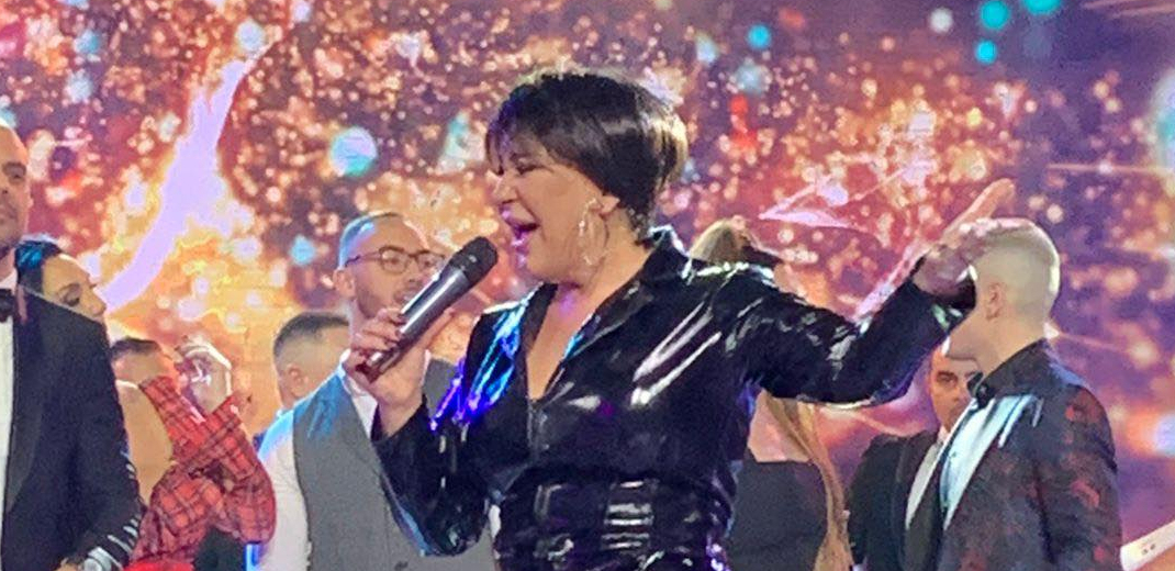 POTPUNO NEPREPOZNATLJIVA! Stoja objavila šokantnu fotografiju, pevačica ne liči na sebe, preterala sa fotošopom i filterima! (FOTO)