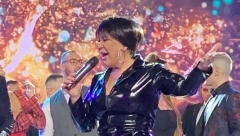 POTPUNO NEPREPOZNATLJIVA! Stoja objavila šokantnu fotografiju, pevačica ne liči na sebe, preterala sa fotošopom i filterima! (FOTO)