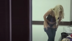 MISICA USLIKANA GOLA Srpska predstavnica na popularnm takmičenju kao od majke rođena (PAPARACO)